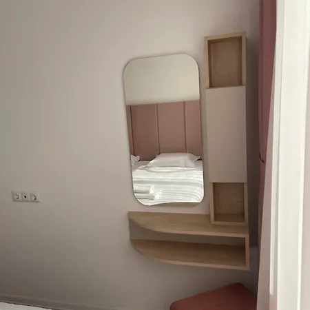 Designer 1br In Life Pool Included *