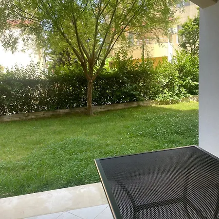 Designer 1br In Life Pool Included Апартаменты *