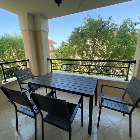 Designer 1br In Life Pool Included Апартаменты