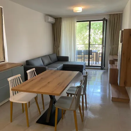 Designer 1br In Life Pool Included Apartman