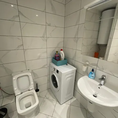 Designer 1br In Life Pool Included Apartment