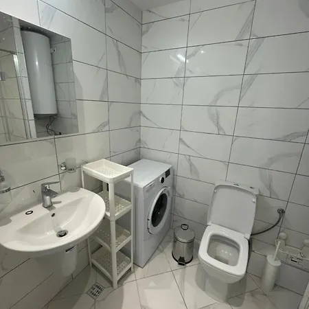 Designer 1br In Life Pool Included *