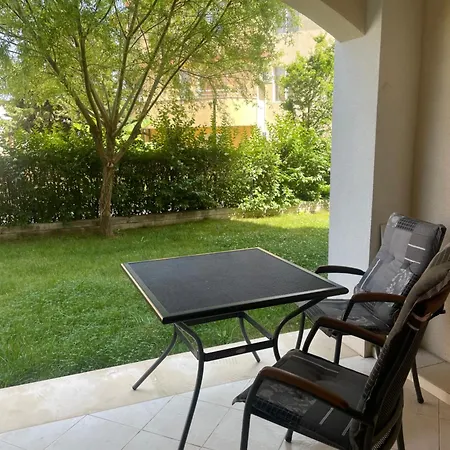 Designer 1br In Life Pool Included *
